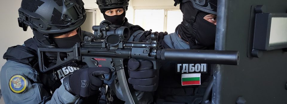 Екип на ГДБОП при специализирана операция